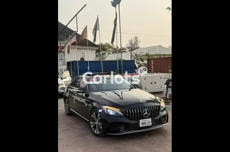 FOREIGN USED 2016 MERCEDES BENZ C300 FULL OPTION