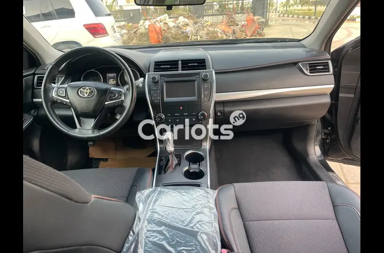 FOREIGN USED 2016 TOYOTA CAMRY SE for sale in Kaduna, Kaduna - photo 2 of 5