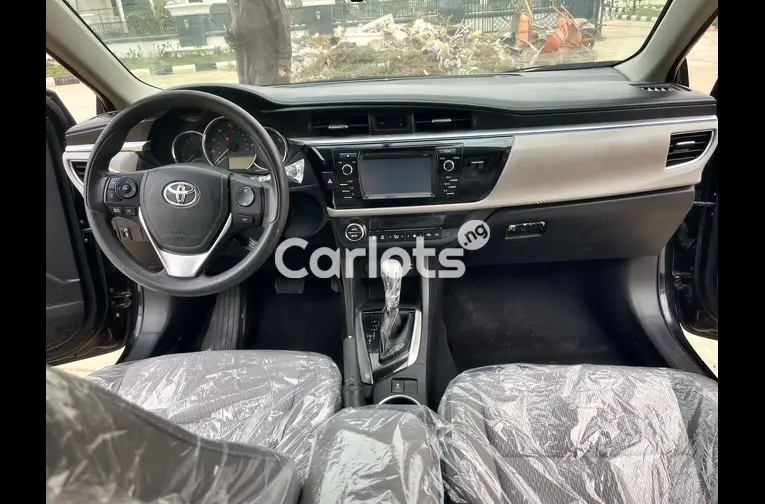 Foreign Used 2014 TOYOTA COROLLA for sale in Kaduna - thumbnail 2