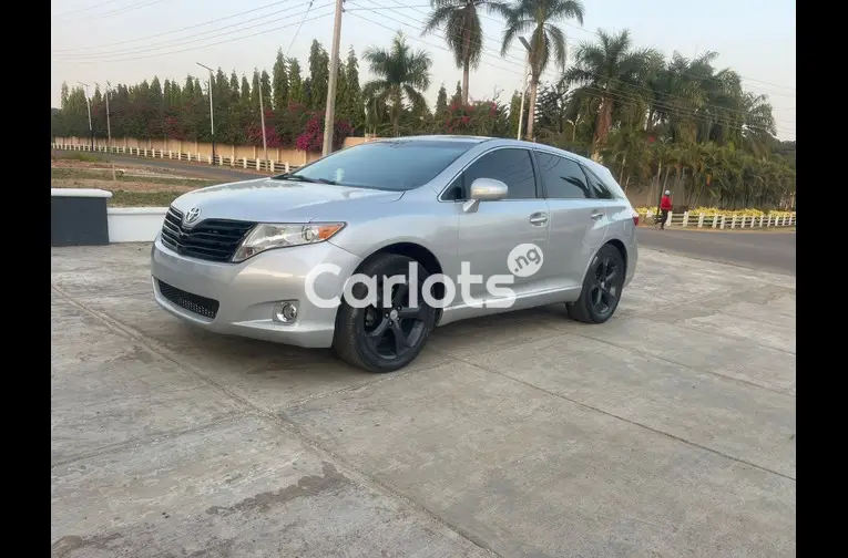 SUPER CLEAN 2010 TOYOTA VENZA for sale in Kaduna, Kaduna - photo 1 of 5