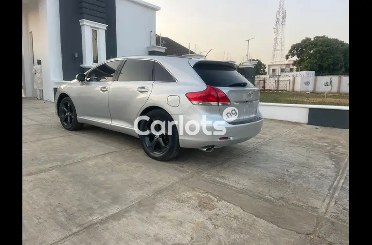 SUPER CLEAN 2010 TOYOTA VENZA for sale in Kaduna, Kaduna - thumbnail 4