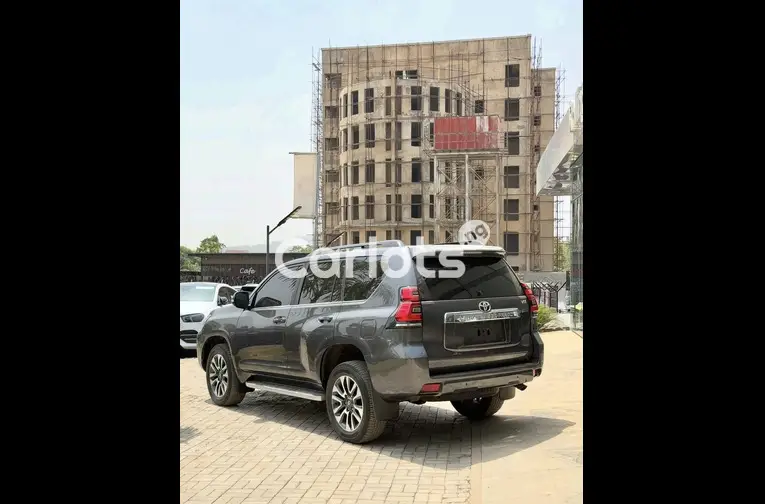 BRAND NEW 2023 TOYOTA LAND CRUISER PRADO - 4/5