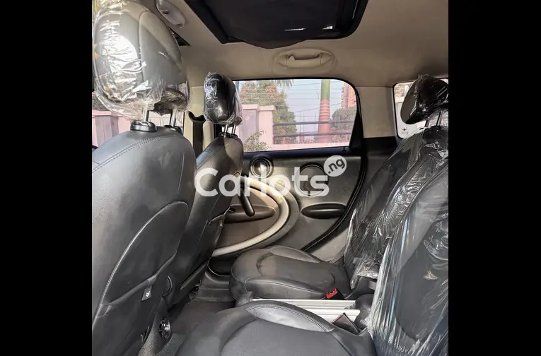 Foreign Used 2011 MINI COOPER SPORT for sale in Kaduna - photo 3 of 5