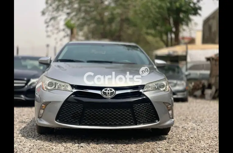 FOREIGN USED 2015 TOYOTA CAMRY LE