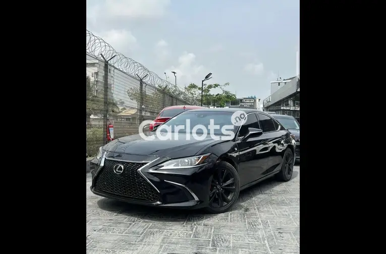 Tokunbo 2019 Lexus ES350 (FSport)