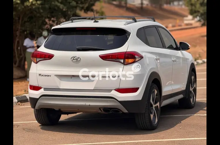 2017 HYUNDAI TUCSON SPORT - 4/5