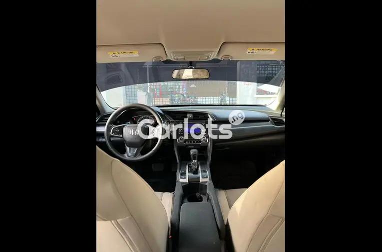 Foreign Used 2018 HONDA CIVIC for sale in Kaduna - photo 2 of 5