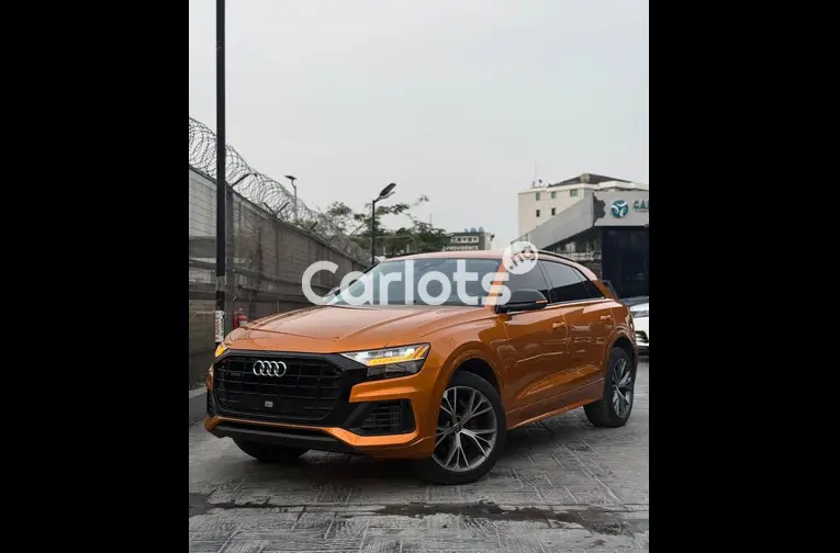 Tokunbo 2020 Audi Q8 - 1/5