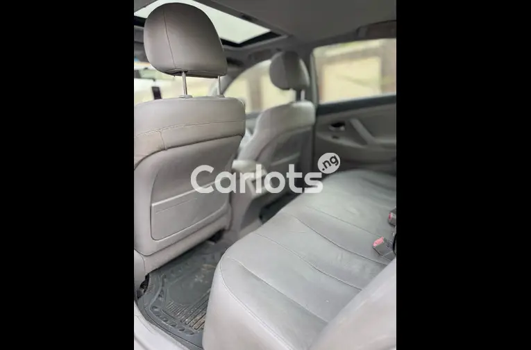 Extremely clean used 2007 Toyota Camry for sale in Kano - photo 4 of 5