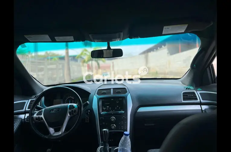 Nigerian Used 2013 FORD EXPLORER for sale in Garki, Abuja - photo 4 of 5