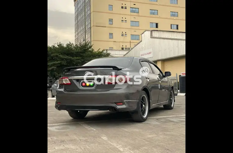 TOYOTA COROLLA 2012 - 5/5