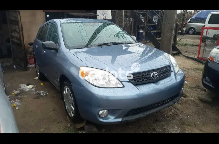 Foreign used 2006 Toyota matrix - 2/5