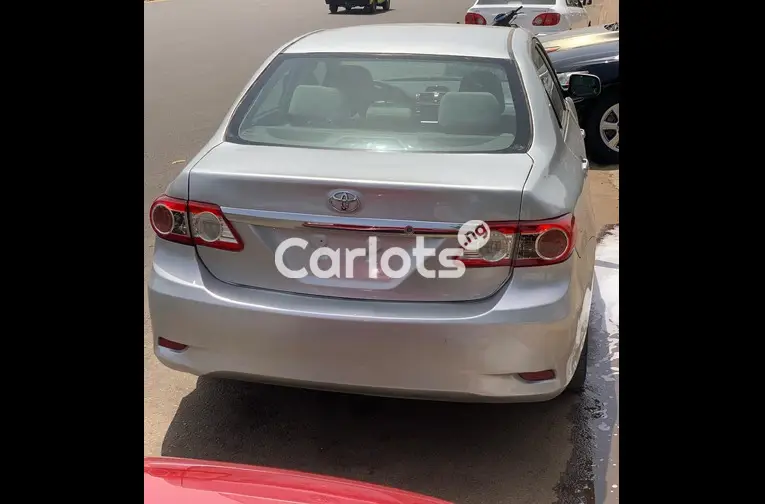 Nigerian Used 2013 TOYOTA COROLLA LE for sale in Kaduna - thumbnail 5