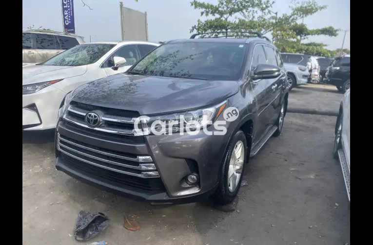 Foreign Used 2017 Toyota hughlander