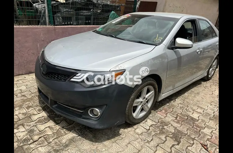 Tokunbo 2012 Toyota Camry SE