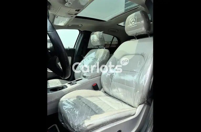 Foreign Used 2017 Mercedes GLA 250 for sale in Abuja, FCT - photo 3 of 5