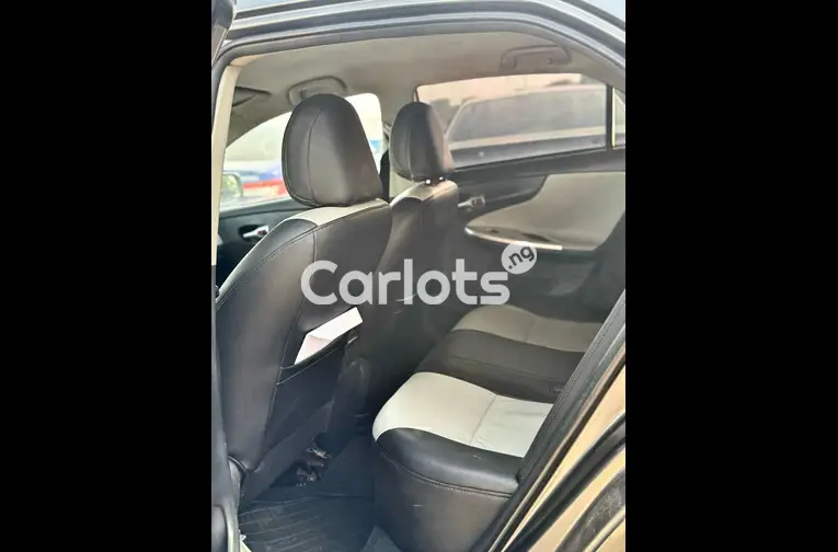 Used 2010 TOYOTA COROLLA for sale in Garki, FCT - thumbnail 5