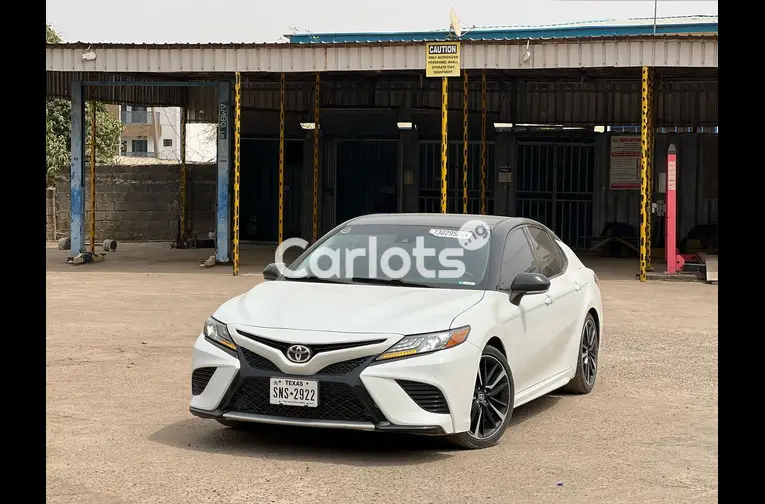 Used Toyota Camry 2019 - 1/5