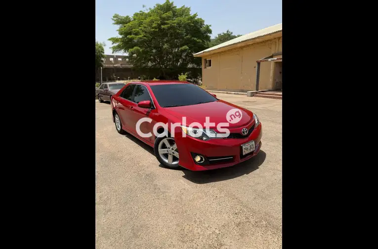 FOREIGN USED 2013 TOYOTA CAMRY SE for sale in Kaduna, Kaduna - photo 1 of 5