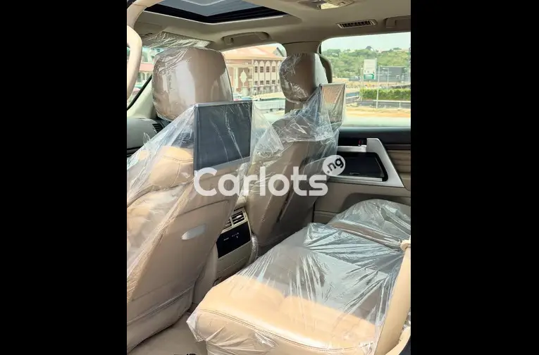 Foreign Used 2019 Toyota Land Cruiser VX.R  V8 5.7 for sale in Kado, FCT - photo 2 of 5
