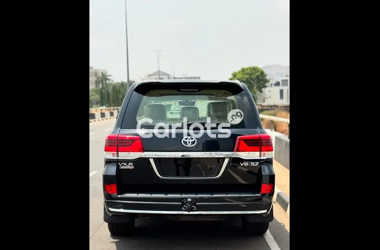 Foreign Used 2019 Toyota Land Cruiser VX.R  V8 5.7 for sale in Kado, FCT - photo 5 of 5