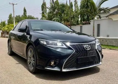 Super clean 2012 Toyota Camry XLE - 2/5