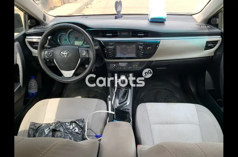 Nigerian Used Pre-Owned 2016 Toyota Corolla LE for sale in Ajah, Lagos - photo 3 of 5