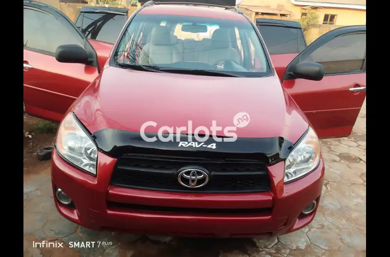 Nigerian Used Clean Registered 2011 Toyota RAV4 Full Option for sale in Alimosho, Lagos - photo 1 of 5