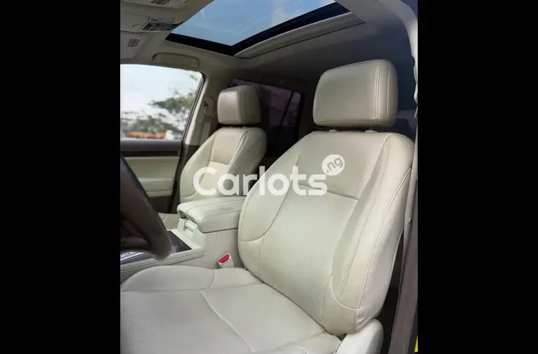 Pre-Owned 2016 Lexus GX460 - 2/5