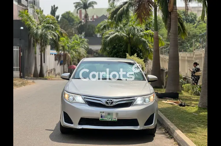 2012 TOYOTA CAMRY LE - 1/5