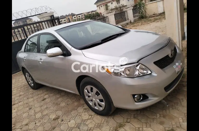 2010 TOYOTA COROLLA - 1/5