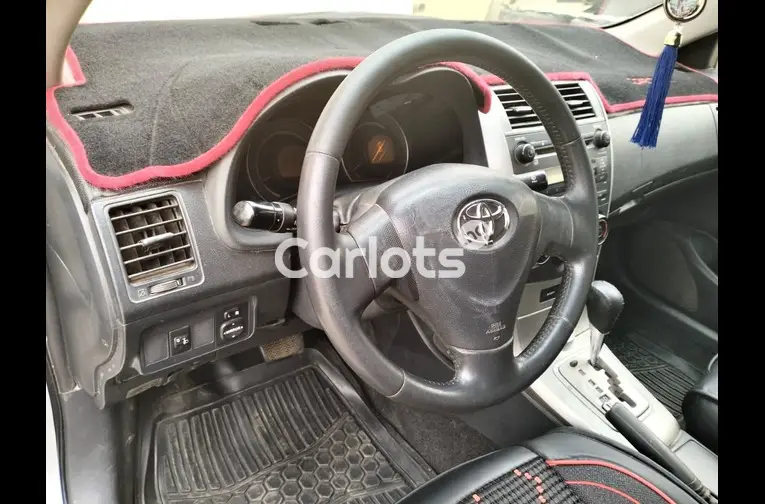 2010 TOYOTA COROLLA - 3/5