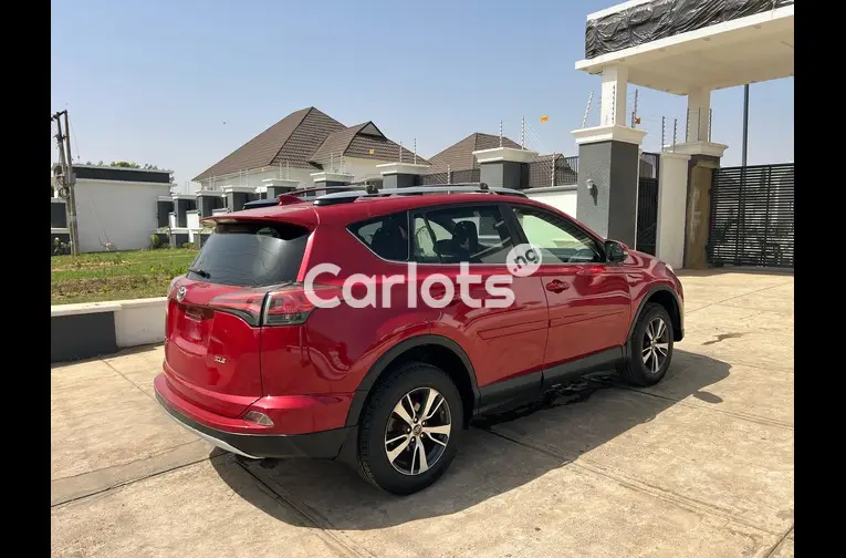 Nigerian Used 2017 TOYOTA RAV4 for sale in Kaduna - thumbnail 4