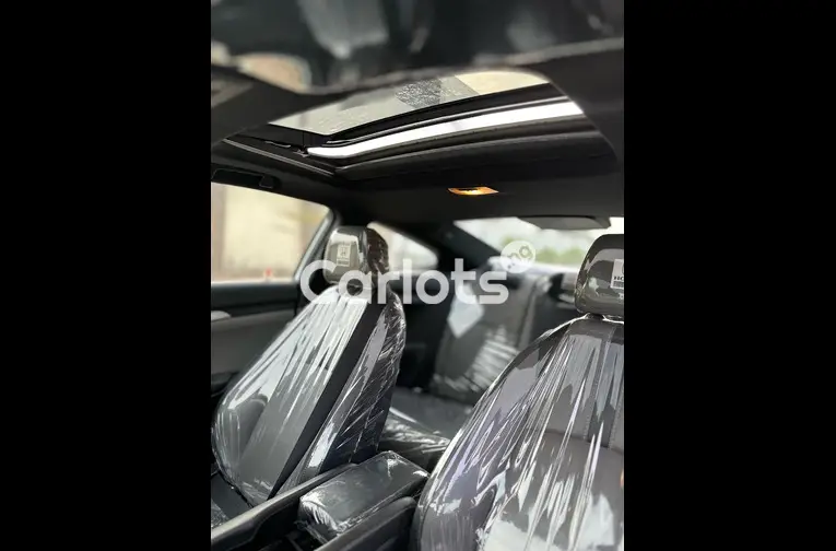 Foreign Used Honda Civic Tourer 2017 for sale in Kaduna - photo 3 of 5