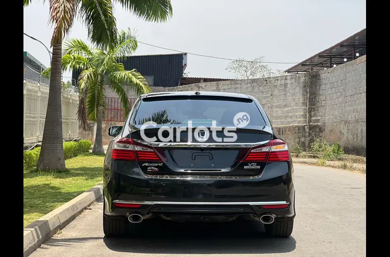 Foreign Used HONDA ACCORD 2017 V6 TOURING for sale in Garki, FCT - photo 3 of 5