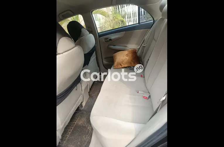 Distress sales REGISTERED 2012 TOYOTA COROLLA for sale in Abuja, FCT - photo 4 of 5
