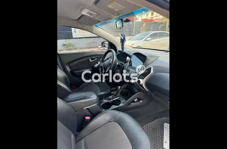 Bought Brand New 2012 Hyundai ix35 - 3/5