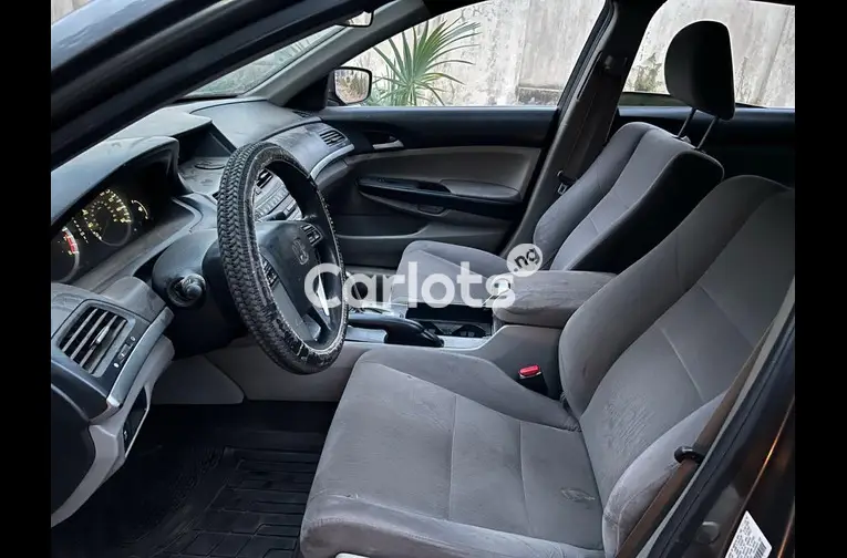 Nigerian Used 2011 HONDA ACCORD for sale in Kaduna - thumbnail 3