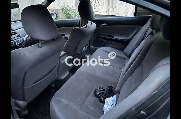 Nigerian Used 2011 HONDA ACCORD for sale in Kaduna - thumbnail 4