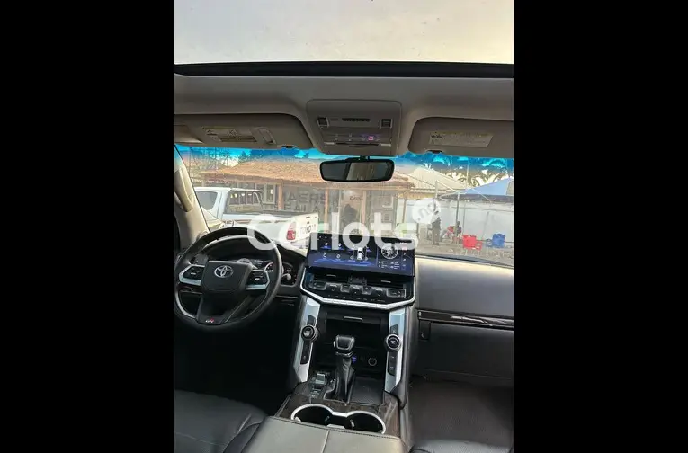 2023 UPGRADED TOYOTA LAND CRUISER for sale in Abuja, FCT - photo 3 of 5