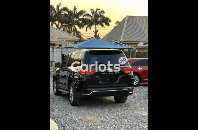 2023 UPGRADED TOYOTA LAND CRUISER for sale in Abuja, FCT - photo 5 of 5