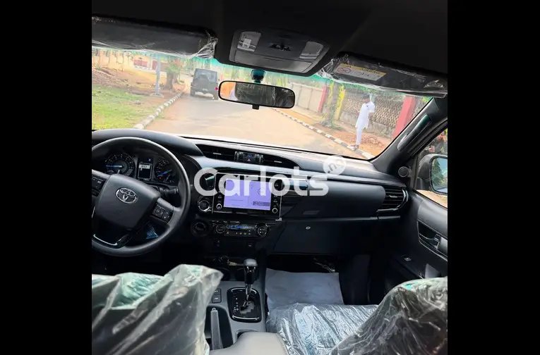 BRAND NEW 2025 TOYOTA HILUX ADVENTURE for sale in Abuja, FCT - thumbnail 2
