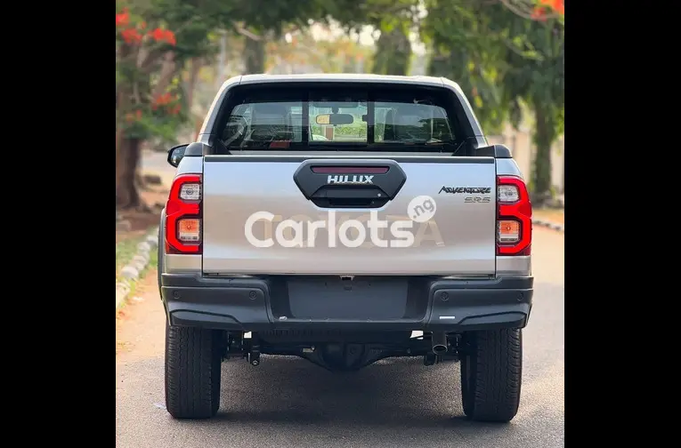 BRAND NEW 2025 TOYOTA HILUX ADVENTURE for sale in Abuja, FCT - thumbnail 5