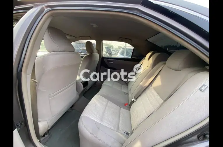 FOREIGN USED 2017 TOYOTA CAMRY XLE for sale in Abuja, FCT - thumbnail 4