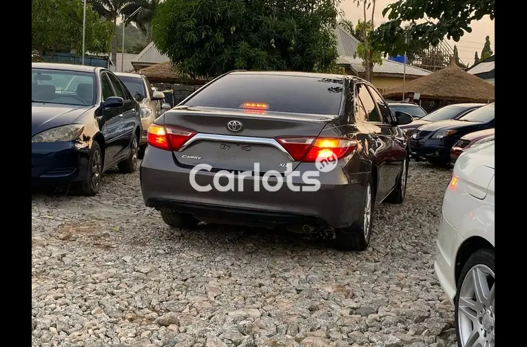 FOREIGN USED 2017 TOYOTA CAMRY XLE for sale in Abuja, FCT - thumbnail 5