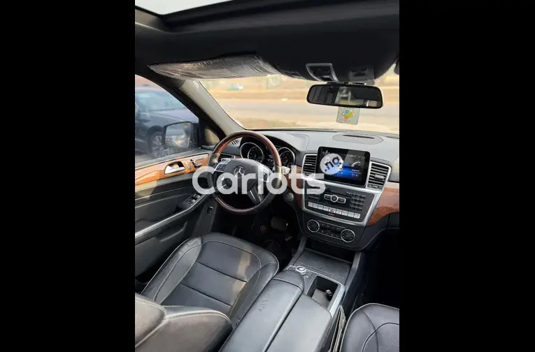 2017 UPGRADED MERCEDES BENZ GLE350 for sale in Abuja, FCT - thumbnail 2