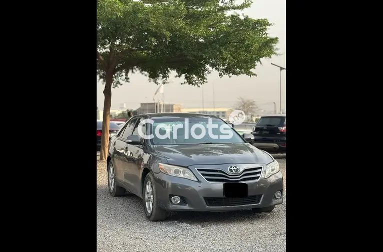 2011 TOYOTA CAMRY LE for sale in Abuja