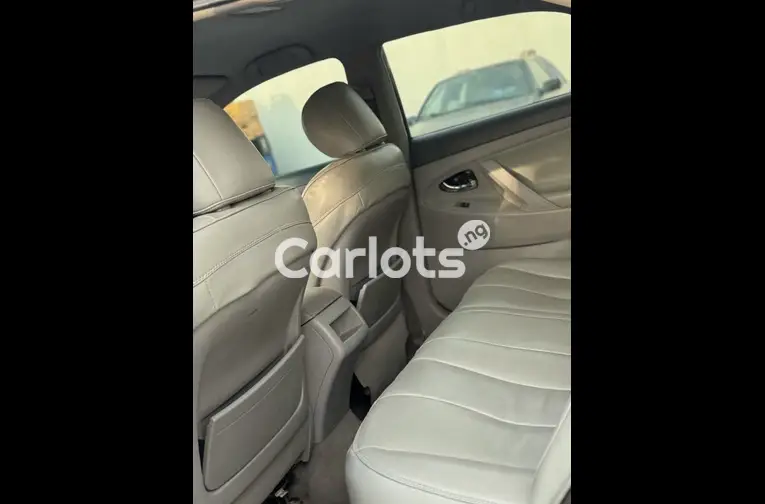 2011 TOYOTA CAMRY LE for sale in Abuja, FCT - thumbnail 3