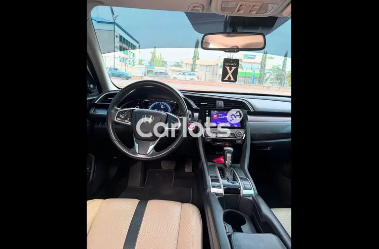 FOREIGN USED 2017 HONDA CIVIC TOURING for sale in Kaduna - photo 2 of 5