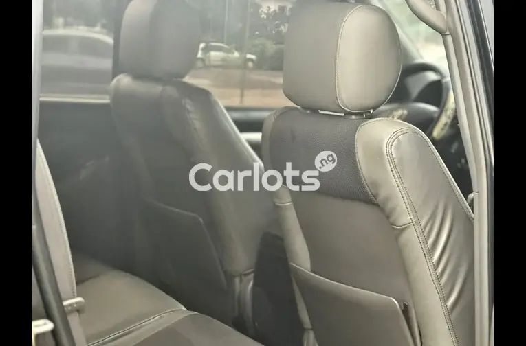 Nigerian Used 2019 UPGRADED TOYOTA LAND CRUISER PRADO for sale in Abuja, FCT - photo 3 of 5